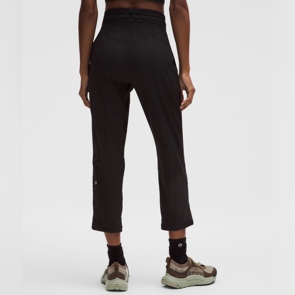 Dance Studio Mid-Rise Cropped Pant - Picture 3 of 4